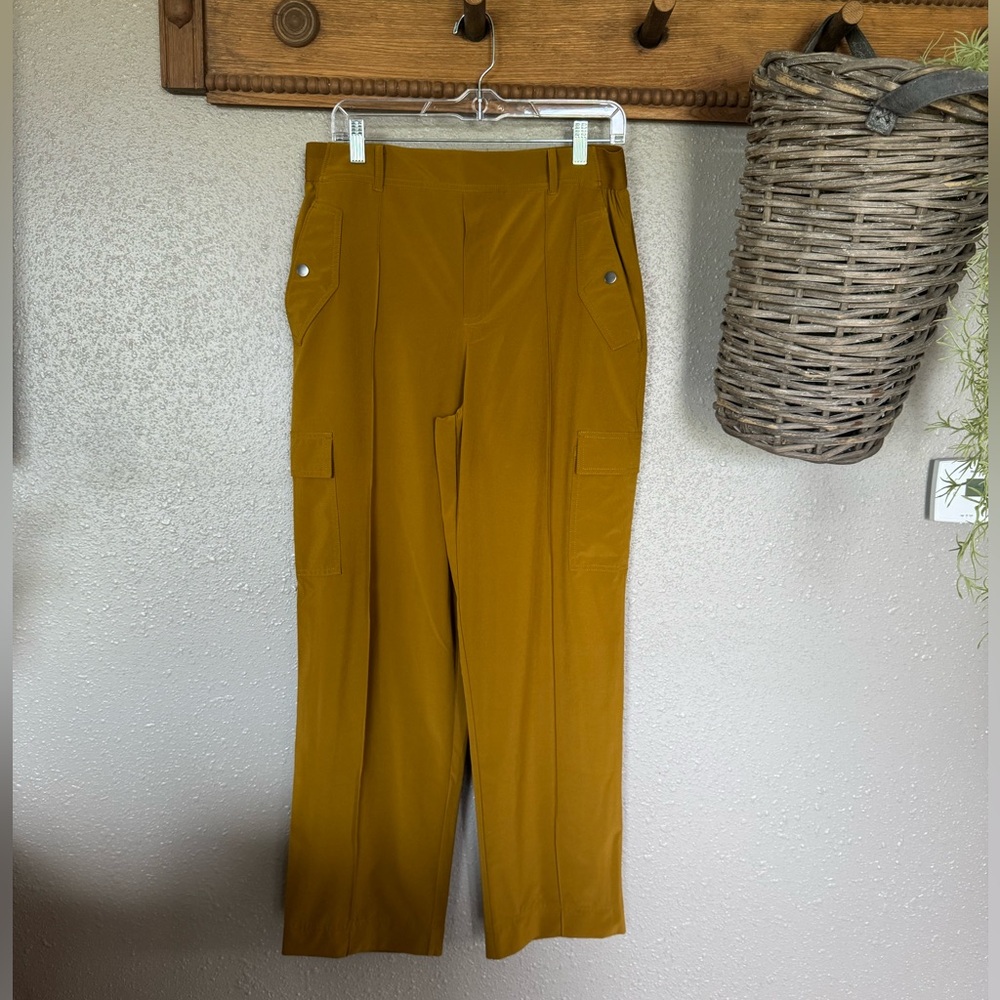 Women’s Athleta Brooklyn Heights High Rise Cargo Pants